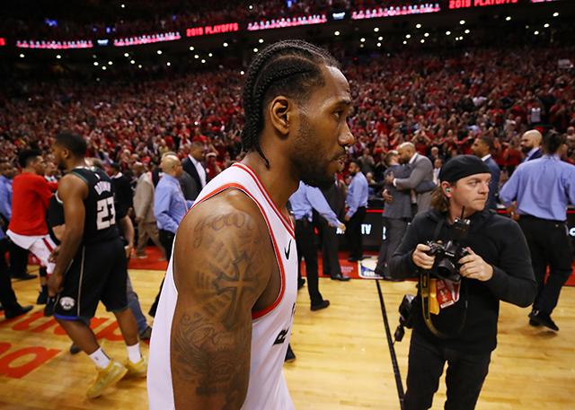 而圣徒拒绝 而圣徒拒绝